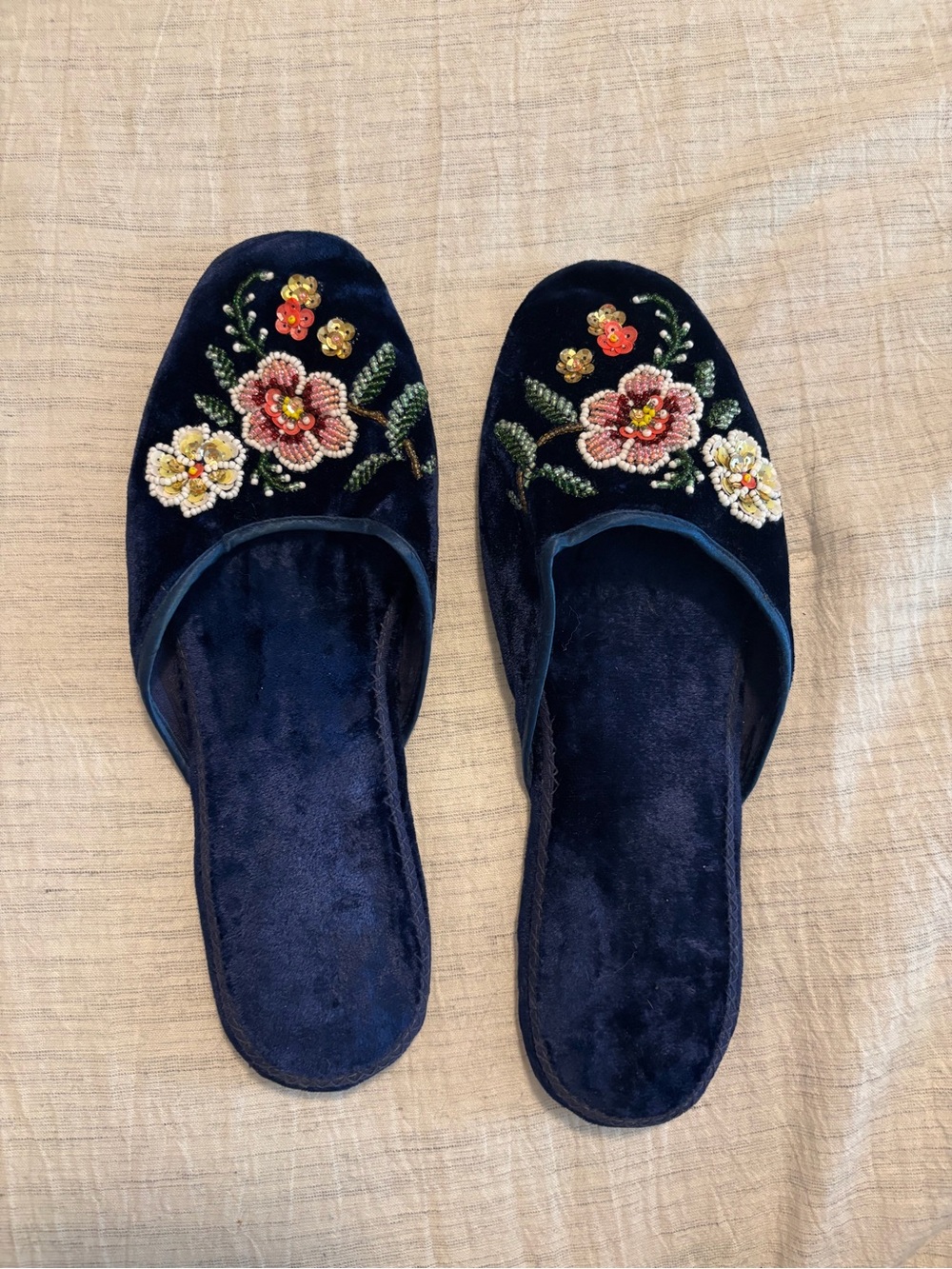 Vintage 70s Royal Blue Velvet Flower Beaded Slippers US 9